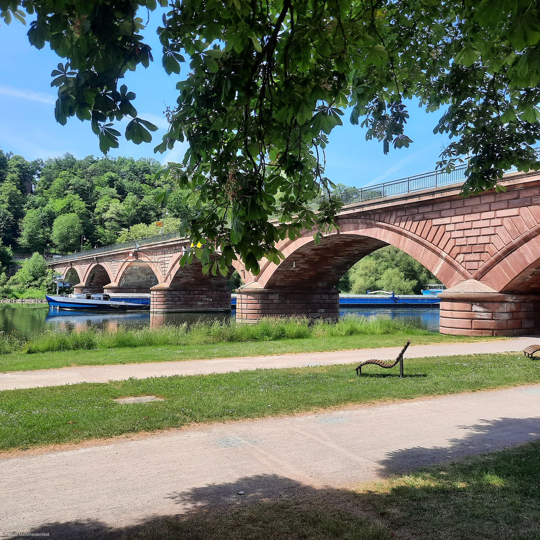 Main mit Alter Mainbrücke (Marktheidenfeld, Spessart-Mainland)